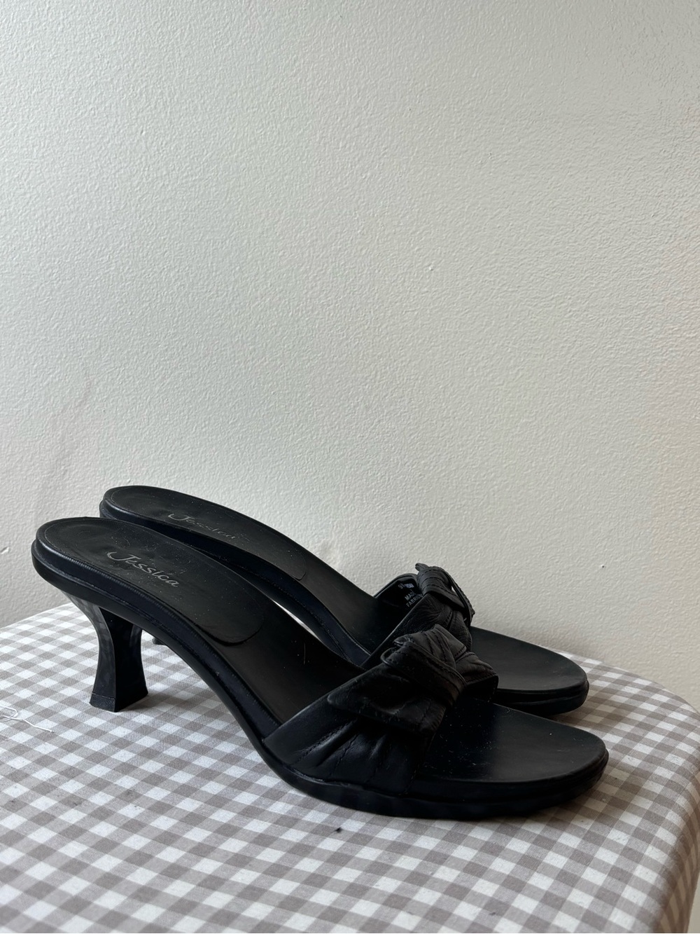 Vintage y2k Black Knot Front Kitten Heel Sandals by Jessica